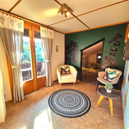 Casa Uno Heimeliges Chalet Mitten In Spiez Exterior photo